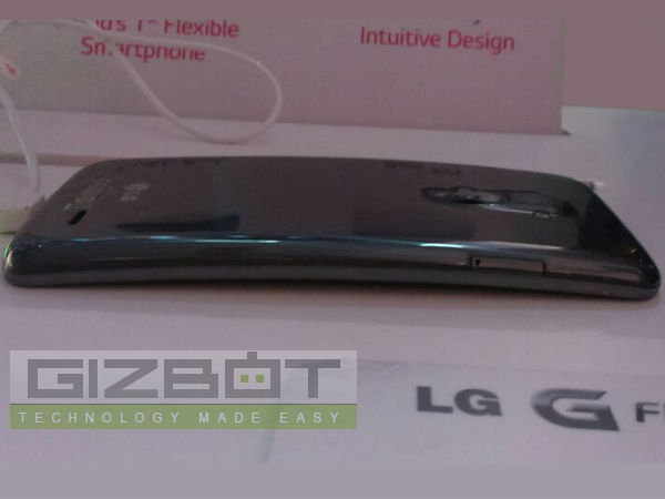 LG G Flex Hands On Review: First Impression LG G Flex Hands On Review: First Impression