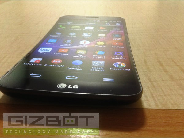 LG G Flex Hands on Review: Curving Its Way Straight to Top