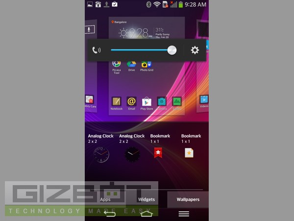 LG G Flex Hands on Review: Curving Its Way Straight to Top