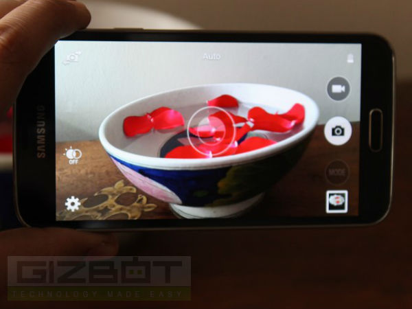 Samsung Galaxy S5 Hands on and First Look