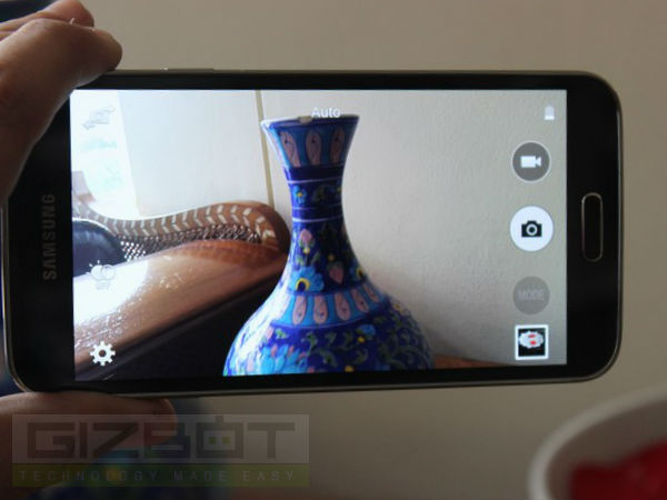 Samsung Galaxy S5 Hands on and First Look