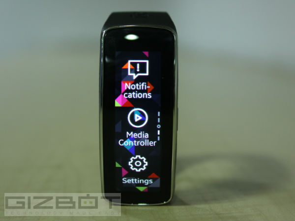Samsung Gear Fit Review: The Perfect Wearable Device Samsung Gear Fit Review: The Perfect Wearable Device