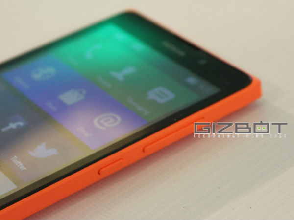Nokia XL First Look and Hands On Review