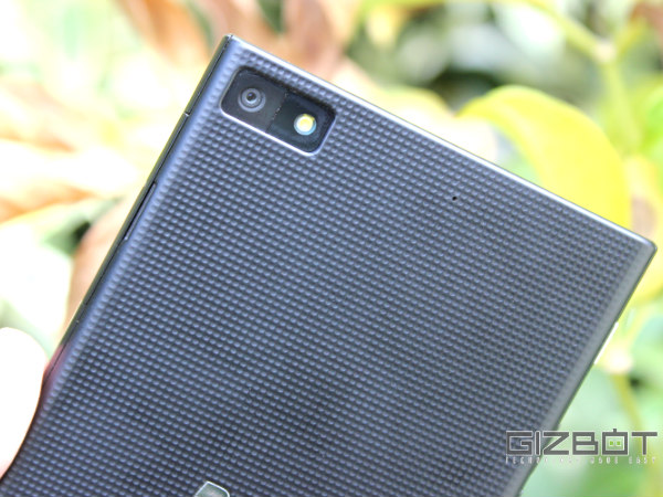 BlackBerry Z3 Hands on And First Look: Good, But No Wow Factor