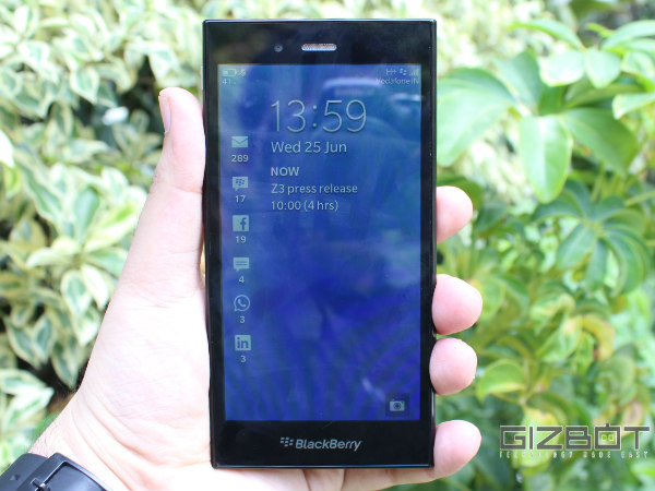 BlackBerry Z3 Hands on And First Look: Good, But No Wow Factor
