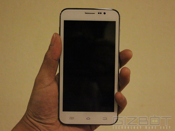 Celkon Signature Two A500 Hands On and First Look: A Newcomer That's M