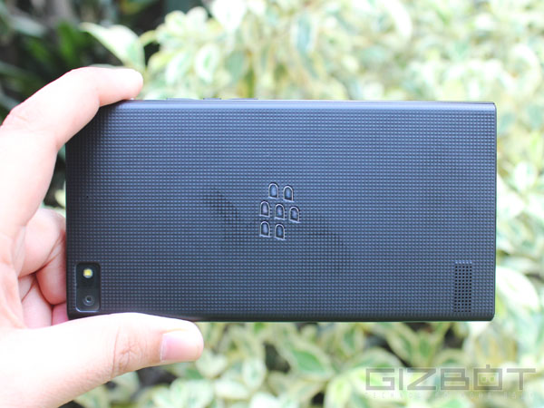 BlackBerry Z3 Review: A Smartphone That Essentially Stick to its Roots