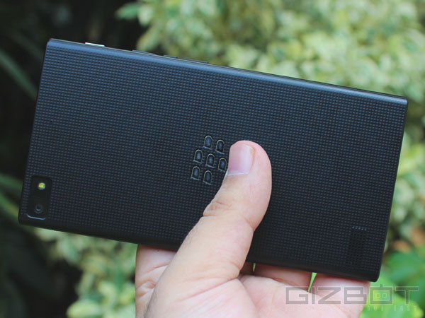 BlackBerry Z3 Review: A Smartphone That Essentially Stick to its Roots