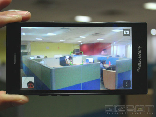 BlackBerry Z3 Review: A Smartphone That Essentially Stick to its Roots