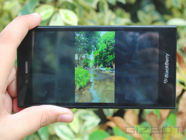 BlackBerry Z3 Review: A Smartphone That Essentially Stick to its Roots