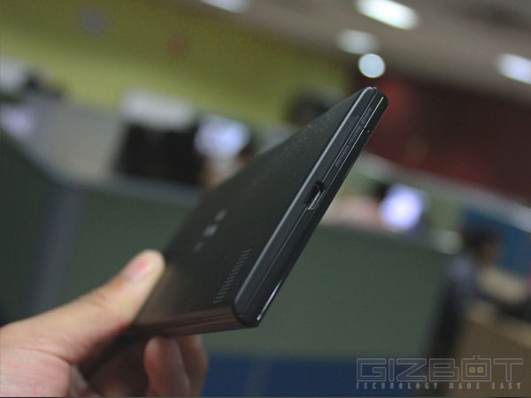 BlackBerry Z3 Review: A Smartphone That Essentially Stick to its Roots