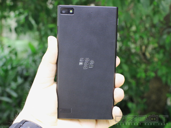 BlackBerry Z3 Review: A Smartphone That Essentially Stick to its Roots