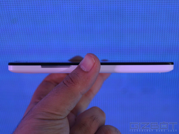 ZTE V5 First Look: A Mid Range Smartphone With Mind Blowing Specs