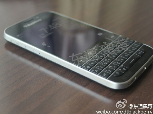 BlackBerry Classic Live Photos Leak Online