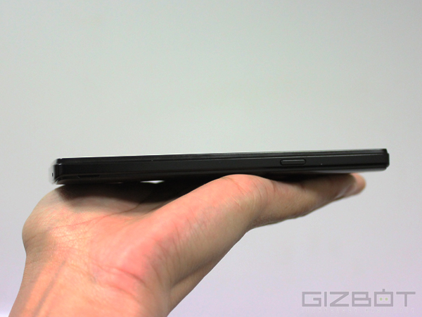 Philips W3500 Full Review: The Battery Will Leverage this Smartphone