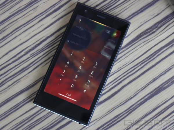 Jolla Smartphone First Look: Steals the Show Without Much Gimmicks