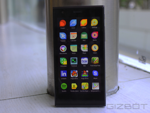 Jolla Smartphone First Look