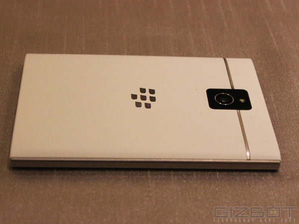 BlackBerry Passport First Look: Strictly For BlackBerry Loyalists