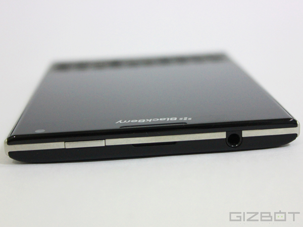 BlackBerry Passport Review: A Smartphone That Could Alter BlackBerry