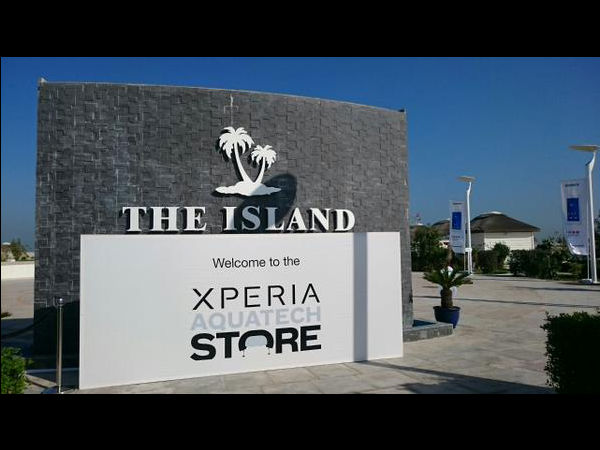Sony Xperia Aquatech: World’s First Underwater Store Is Open Now