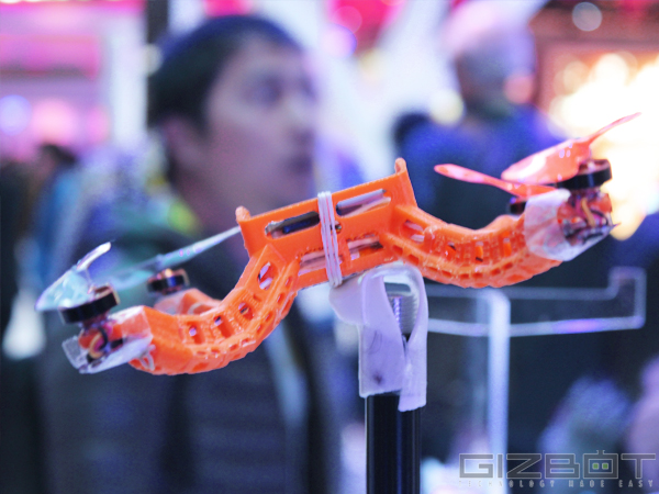 CES 2015: Intel unveils wrist-worn selfie drone