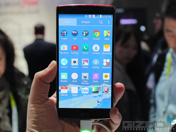 LG G Flex 2 First Look: The Most Powerful Curved Smartphone