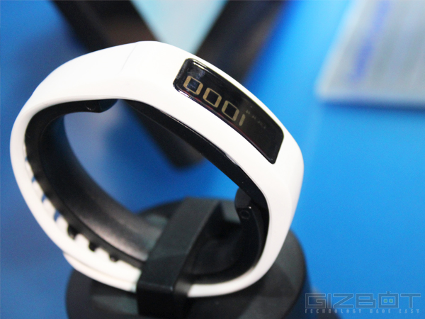 CES 2015: Garmin Vivoactive, Epix and Fenix 3 Smartwatch Announced