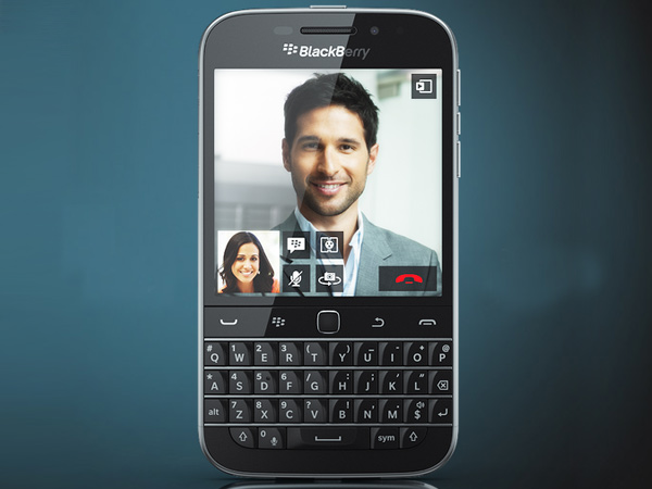 BlackBerry Reaches Out to QWERTY Lovers With Classic Smartphone