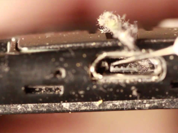 How to fix a broken smartphone charging port