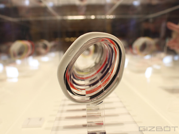 Sony SmartBand Talk First Look