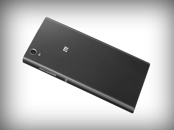 ZTE Blade V2 4G LTE Smartphone Launched Featuring 5MP Front Camera