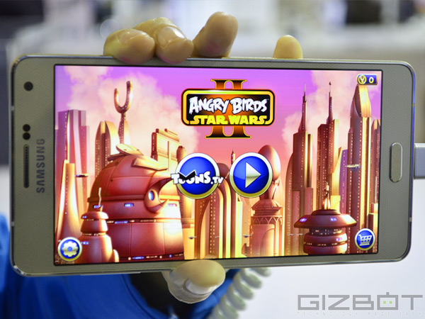 Samsung Galaxy A7 First Look: All Metal and Classy!