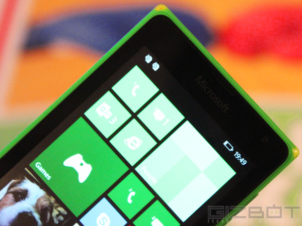 Microsoft Lumia 532 First Look: A Super Compact Smartphone That Shines