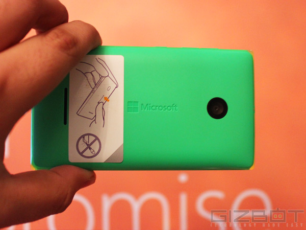 Microsoft Lumia 532 First Look: A Super Compact Smartphone That Shines
