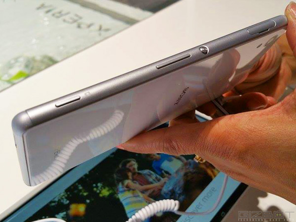 Sony Xperia M4 Aqua: Design 