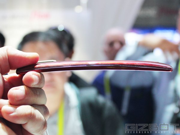 LG G Flex 2 First Look
