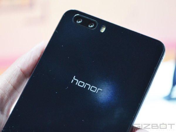 Watch Huawei Honor 6 Plus Unboxing [VIDEO]