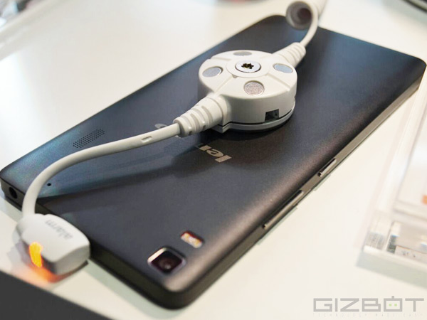 Should You Upgrade From  Moto E to Lenovo A7000?