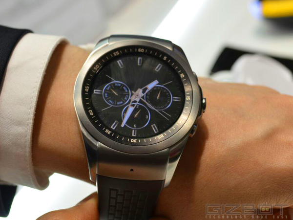 Google’s Android Wear Gets Huge Update Ahead of Apple Watch Release