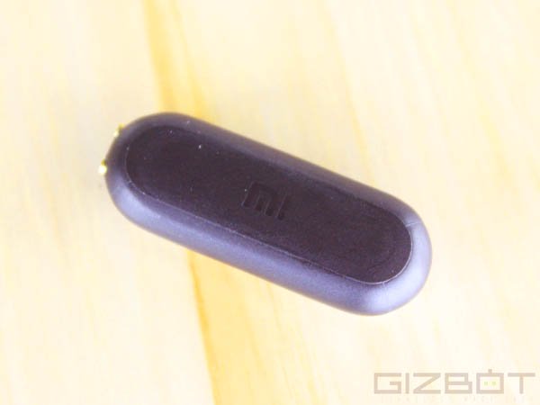 Xiaomi Mi Band First Look: Cheap and Works Best for India