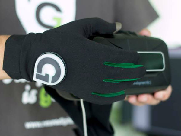 Feel virtual reality with new gloves