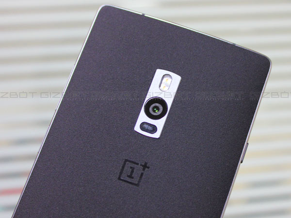 OnePlus 2 vs Zenfone 2 Deluxe: Can Asus Challenge the Bestseller?