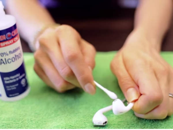 Cotton Swab To Clean Earphone Exterior
