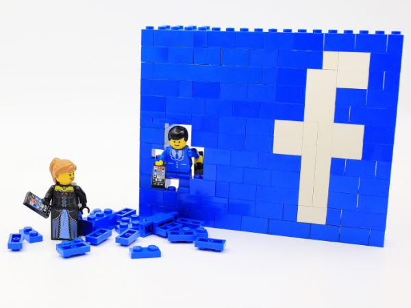 Facebook comments about political candidates impact voters