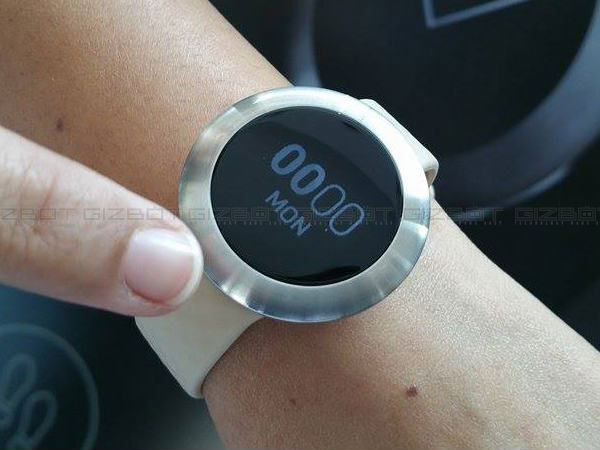 Get 50% Off on Honor Band Z1