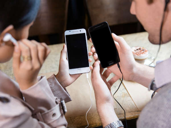 HTC One A9 vs Apple iPhone 6s: Battery