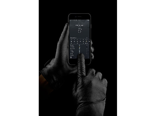Muzzo pioneers New line of Leather Touchscreen Gloves