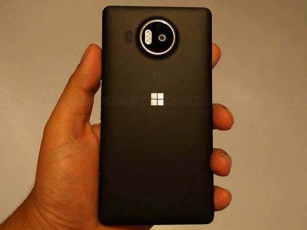Microsoft Launches Lumia 950 and Lumia 950 XL Smartphones in India