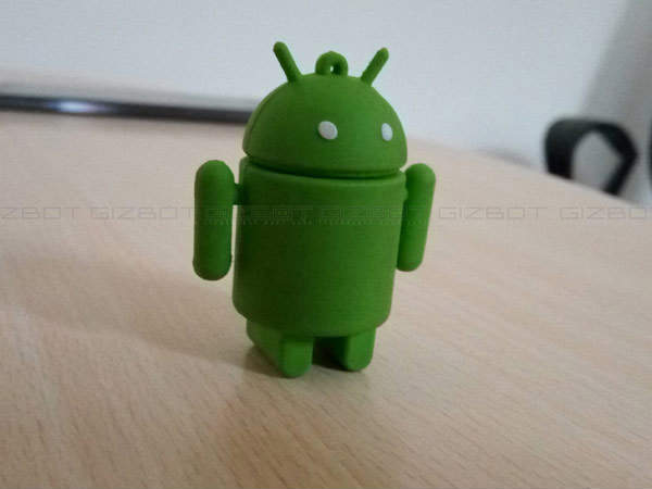 Lenovo Vibe S1 Hopes to Impress with Dual Front Camera Setup