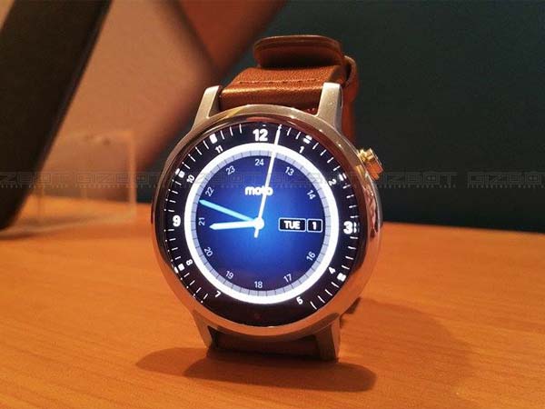 Up Close and Personal with Moto 360 2nd gen Smartwatch Up Close and Personal with Moto 360 2nd gen Smartwatch